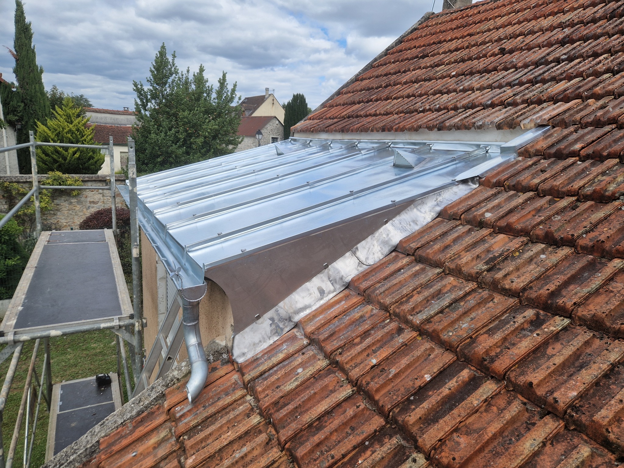 Chantier Créatoit — couverture et charpente